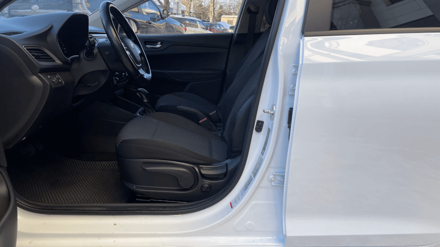 Аренда Hyundai Solaris Comfort                    без водителя  в Уфе