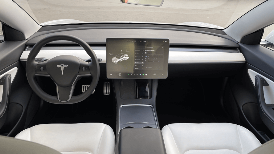 Аренда, прокат, каршеринг Tesla Model 3  Performance почасово с водителем в Уфе