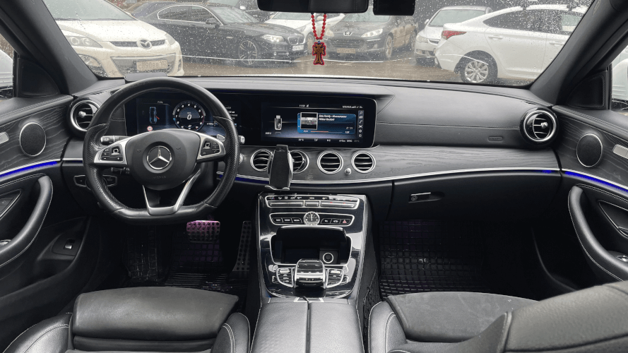 Аренда, прокат, каршеринг Mercedes-Benz E200 AMG почасово с водителем в Уфе