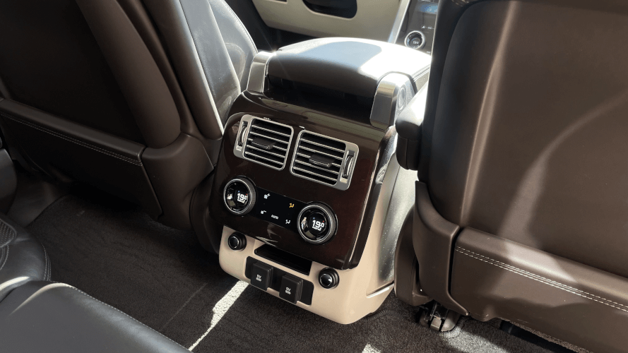 Аренда Land Rover Range Rover Vogue                    с водителем  в Уфе