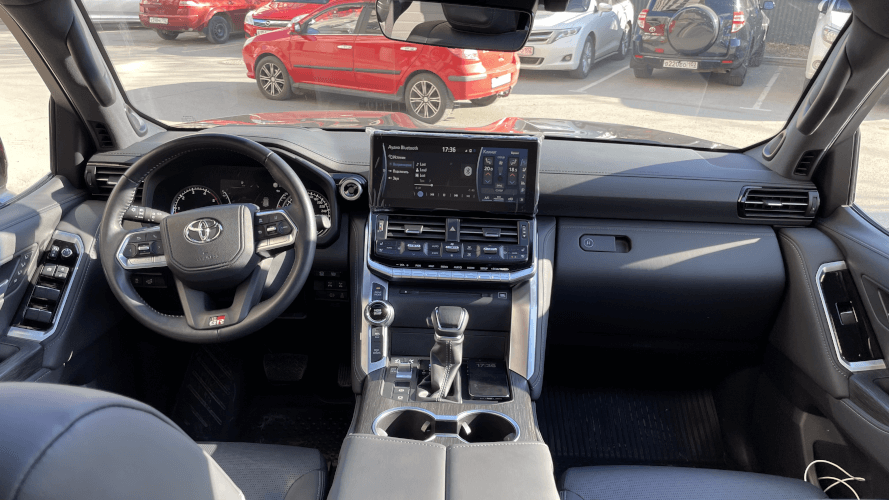 Аренда Toyota Land Cruiser 300 GR Sport                    без водителя  в Уфе