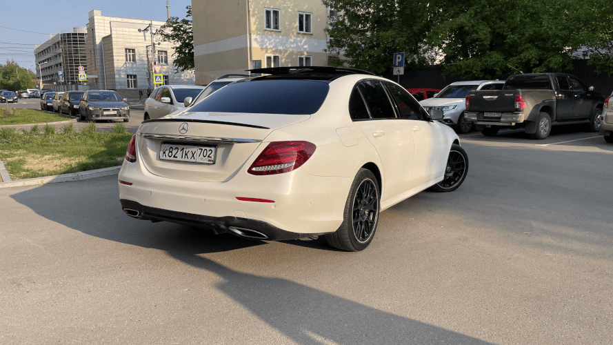 Аренда Mercedes-Benz E200 AMG                    без водителя  в Уфе