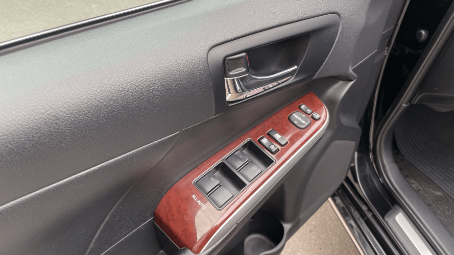 Аренда Toyota Camry 50 Prestige                    без водителя  в Уфе