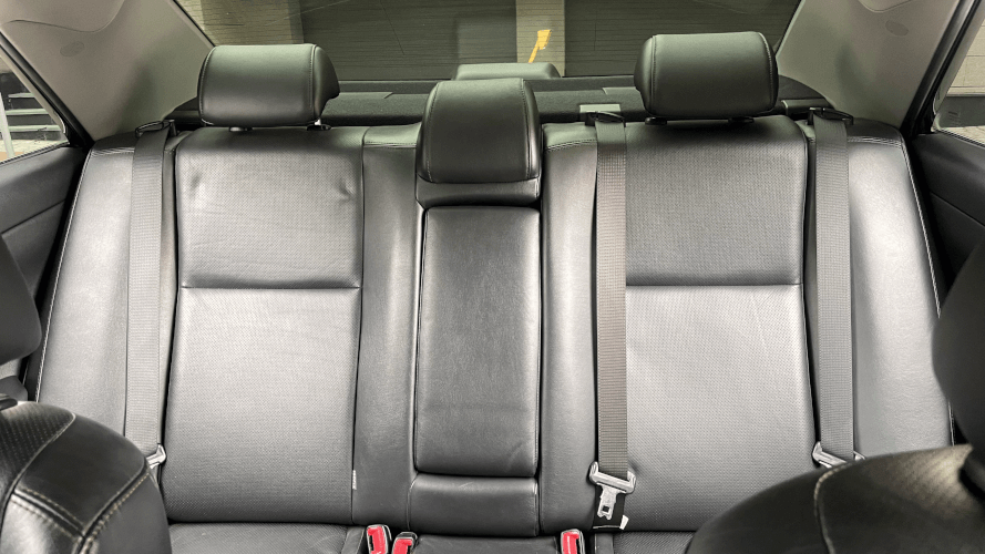Аренда Toyota Camry 50 Prestige                    без водителя  в Уфе