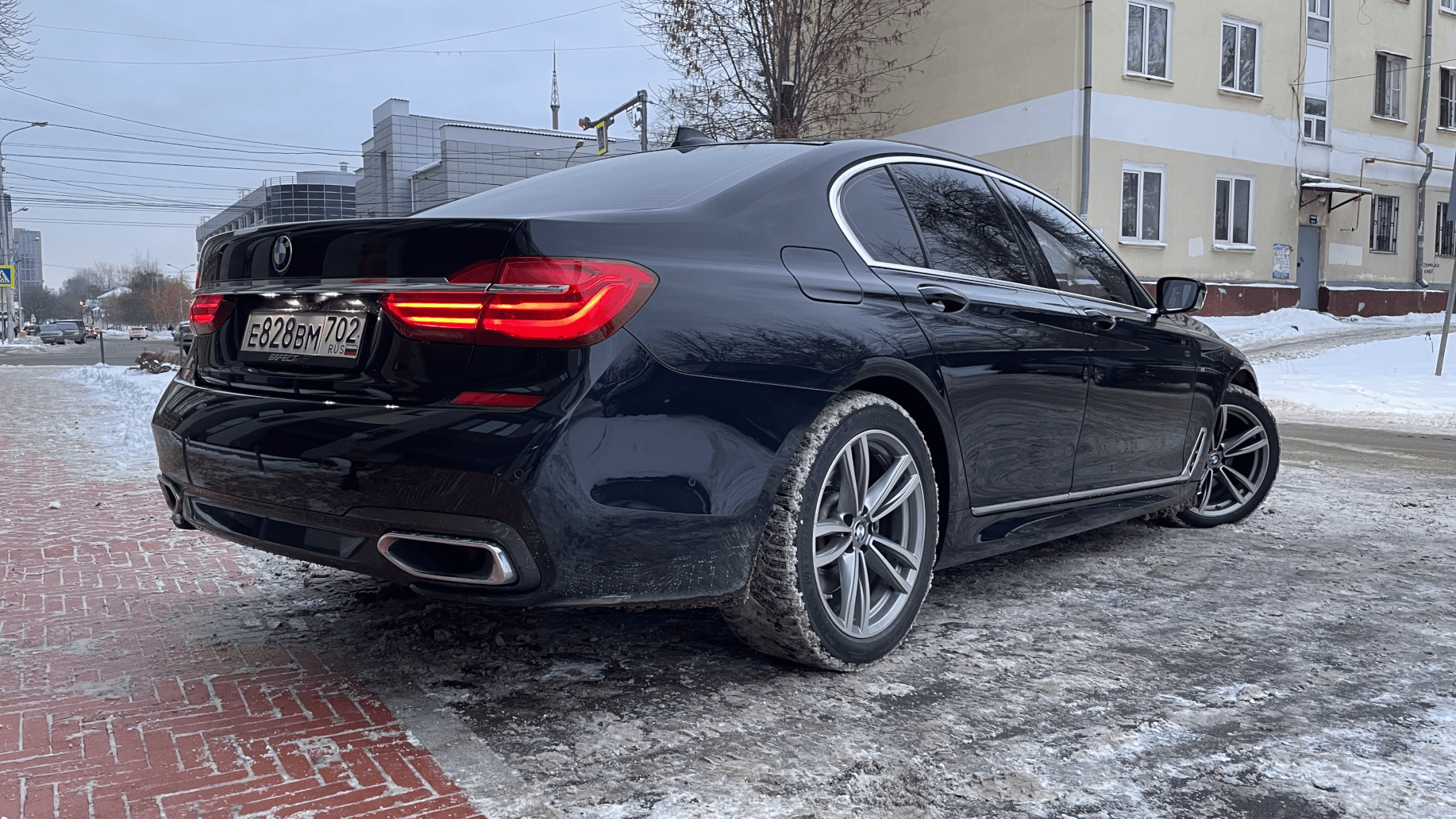 BMW 7 M 2018 (фото 3)