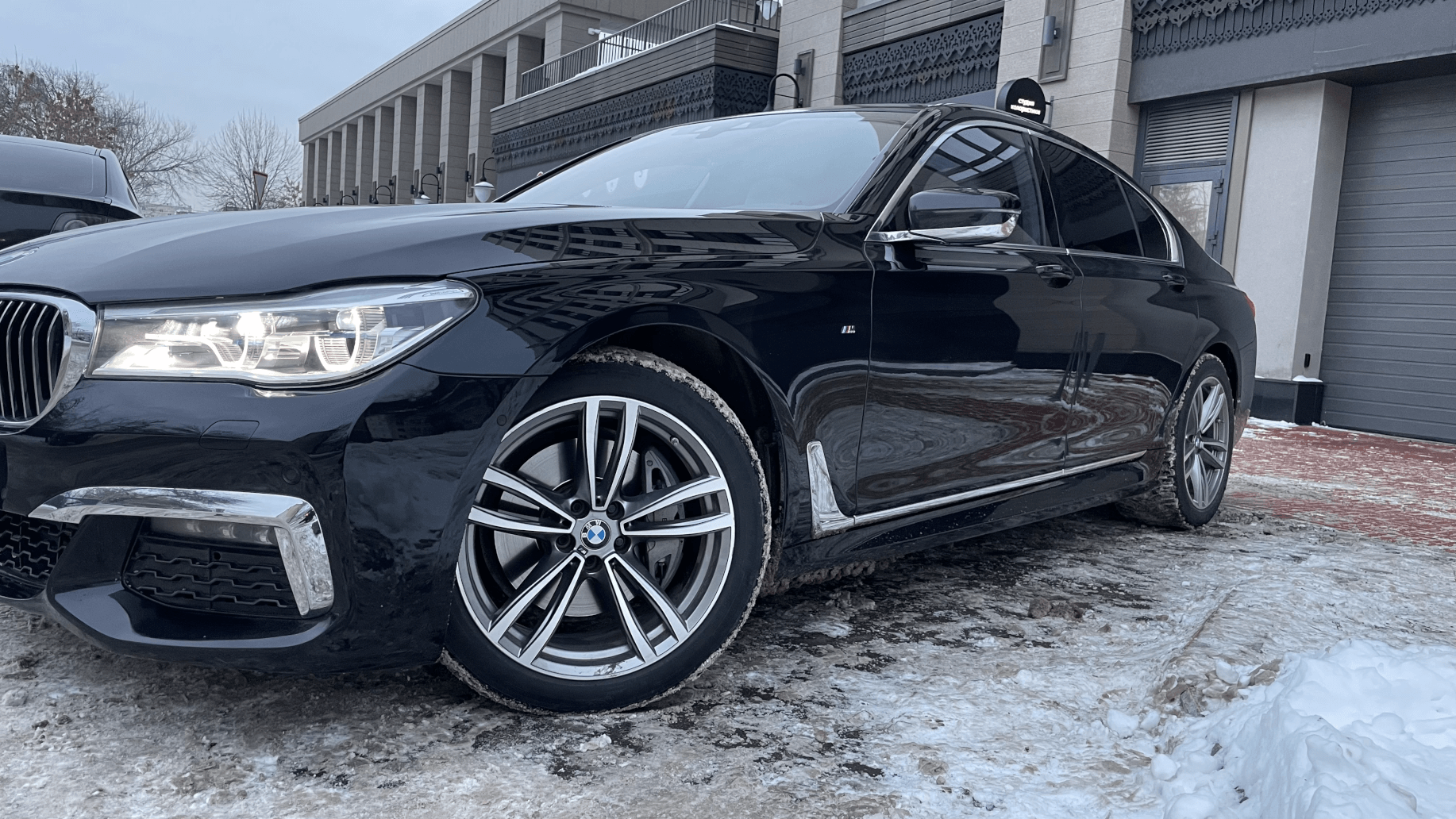 BMW 7 M 2018 (фото 2)