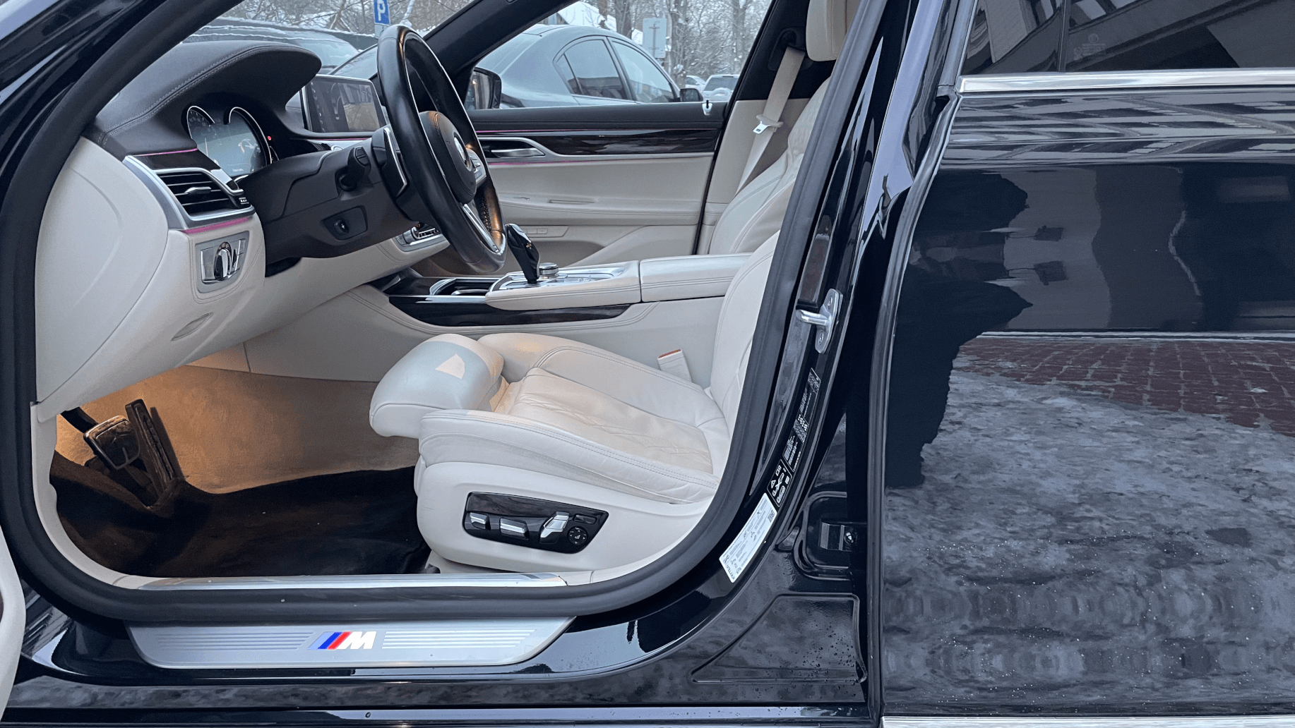 BMW 7 M 2018 (фото 7)