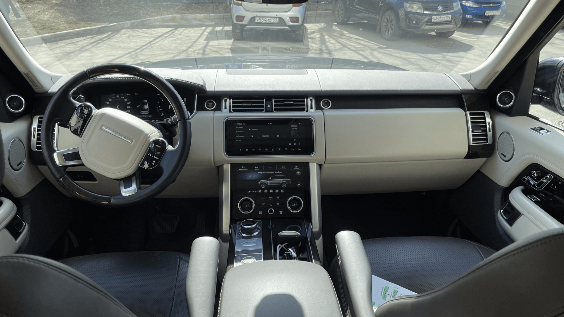 Land Rover Range Rover Vogue 2018 (фото 5)
