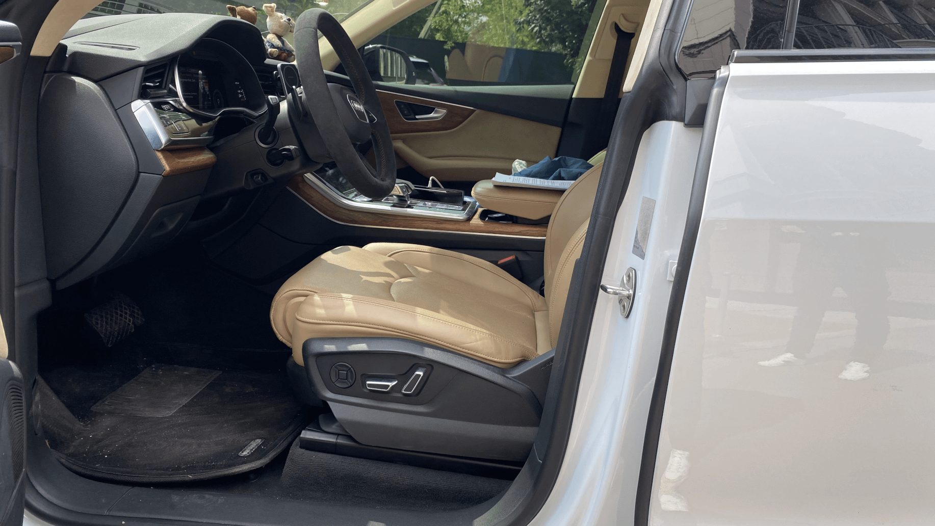Audi Q8 Quattro 2020 (фото 6)