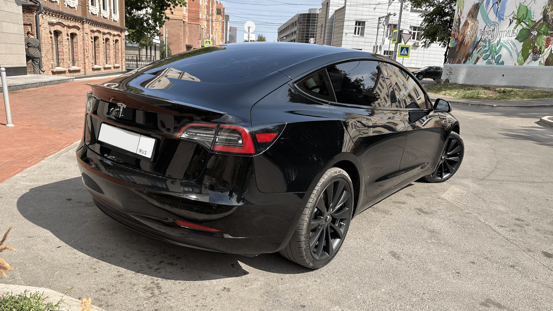 Tesla Model 3 2020 (фото 2)