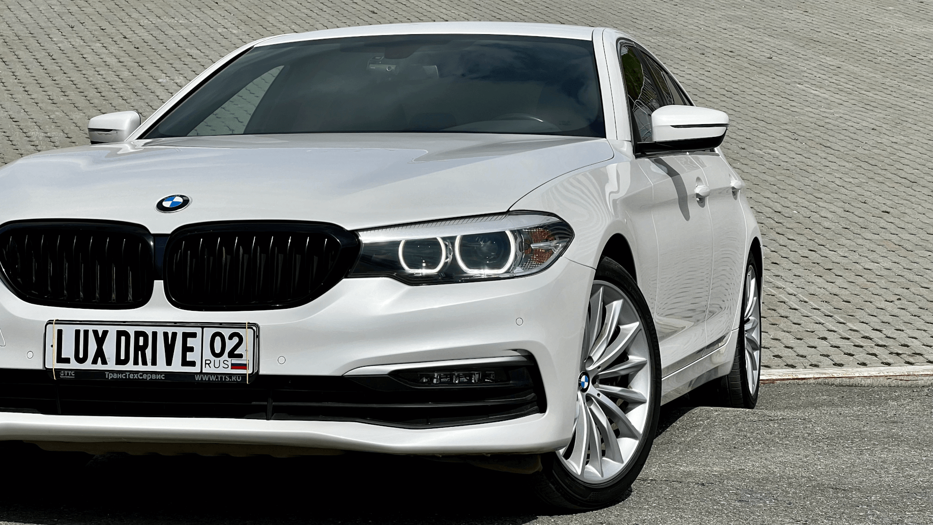 BMW 5 520i 2019 (фото 3)