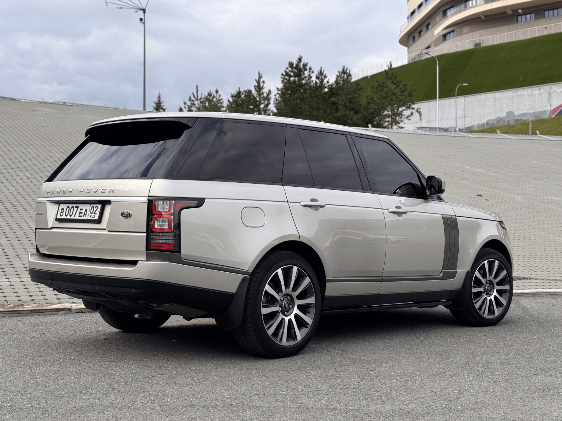 Land Rover Range Rover Vogue 2015 (фото 4)