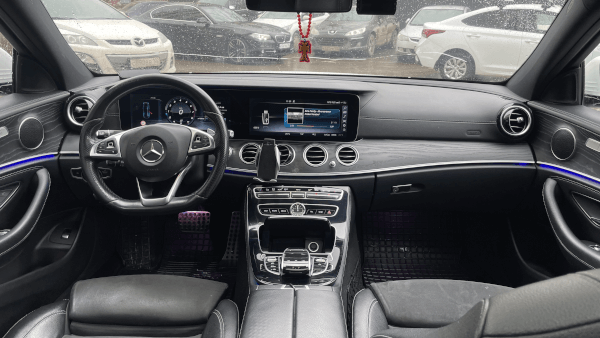 Mercedes-Benz E 200 AMG 2020 (фото 7)