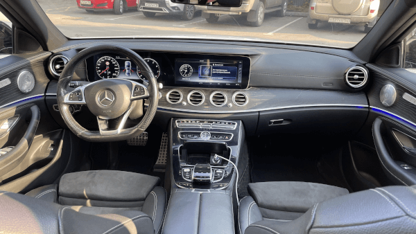 Mercedes-Benz E 200 AMG 2017 (фото 12)
