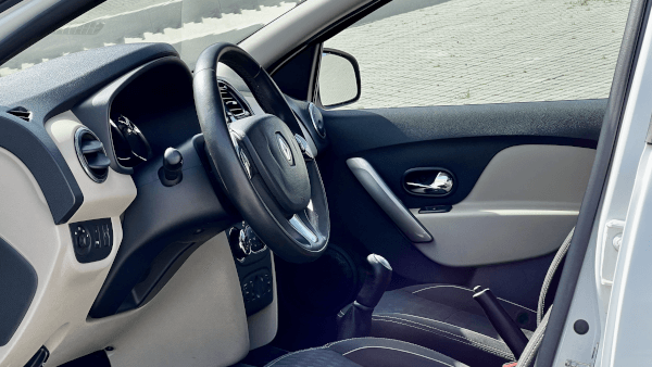 Renault Logan Lux 2019 (фото 12)