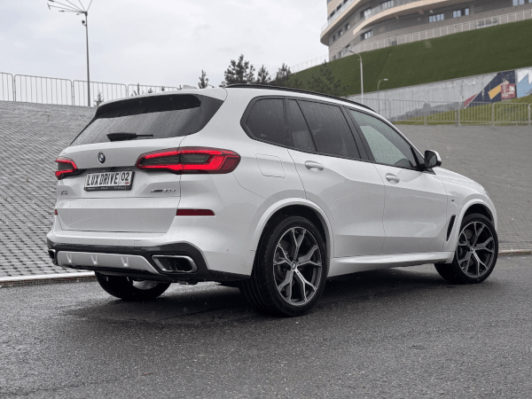 BMW X5  XDrive 2020 (фото 18)