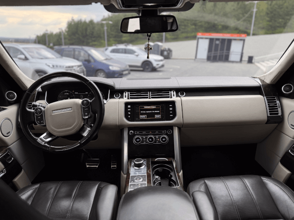 Land Rover Range Rover Vogue 2015 (фото 9)