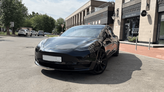 Аренда, прокат, каршеринг Tesla Model 3 в Уфе  почасово с водителем